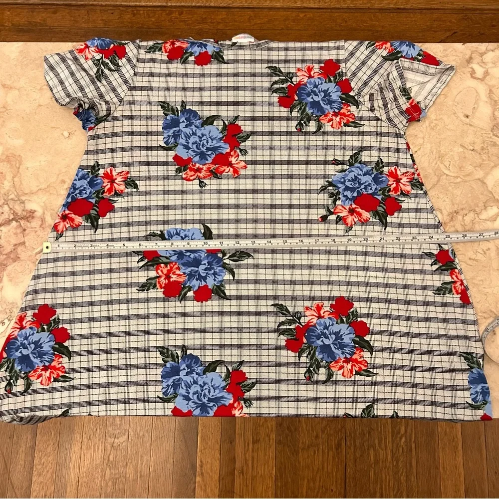 Lularoe XL Carly Dress Black White Plaid & Red Pink Roses Floral Unicorn Print - Picture 10 of 12